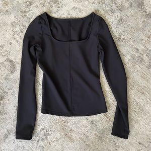 Thick long sleeve going out top